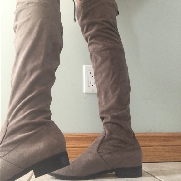 GUESS BOOTS - Picture 3 of 5